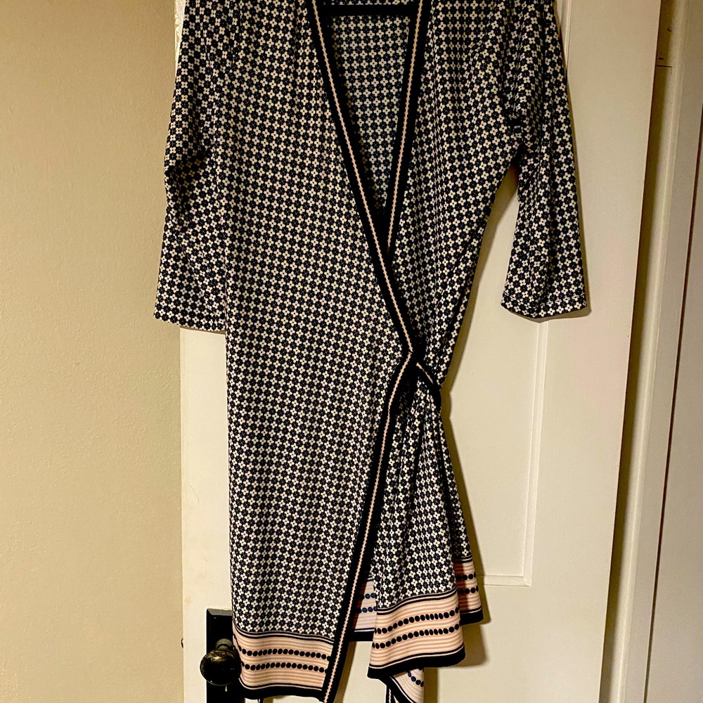 Max studio wrap dress